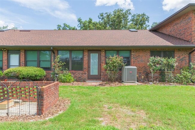 Building Photo - 6541 Brentwood Dr.