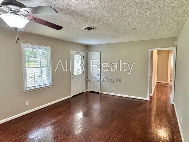 Building Photo - 1149 Beth Manor Dr