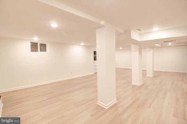 Building Photo - 412 Lee Pl