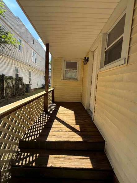 Building Photo - 347 Parker Ave