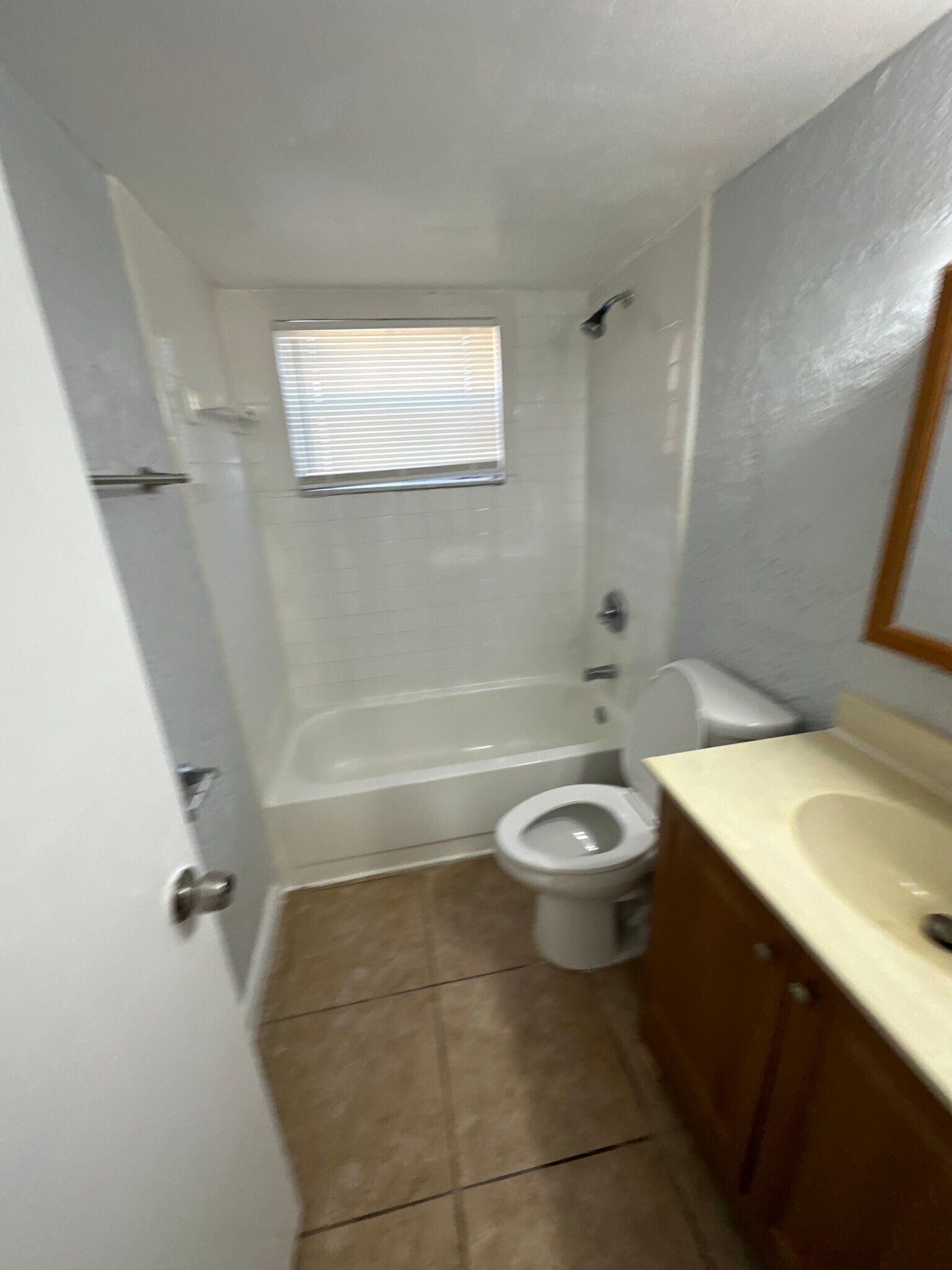 Building Photo - 712 Eaverson St