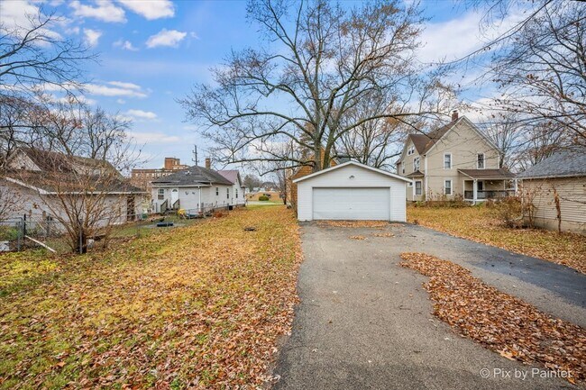 Building Photo - 708 S 1st St