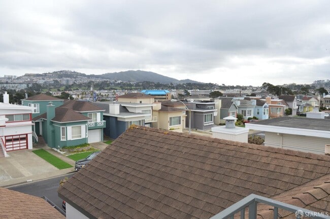 Building Photo - 87 Lakemont Dr