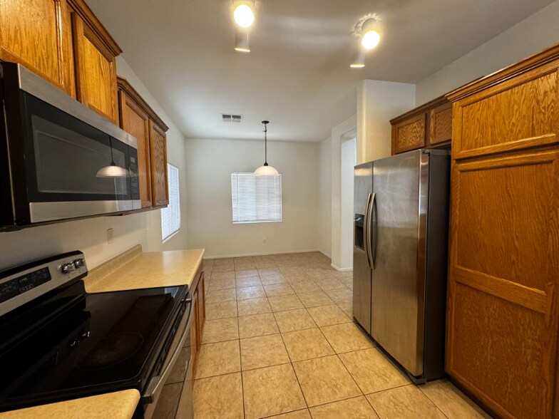 Building Photo - 5308 W Glass Ln