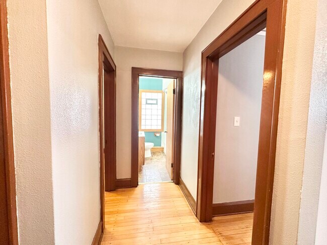 Building Photo - 7705 W Rogers St