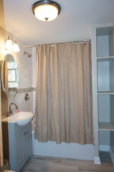 Bathroom - 2109 S 59th Ct