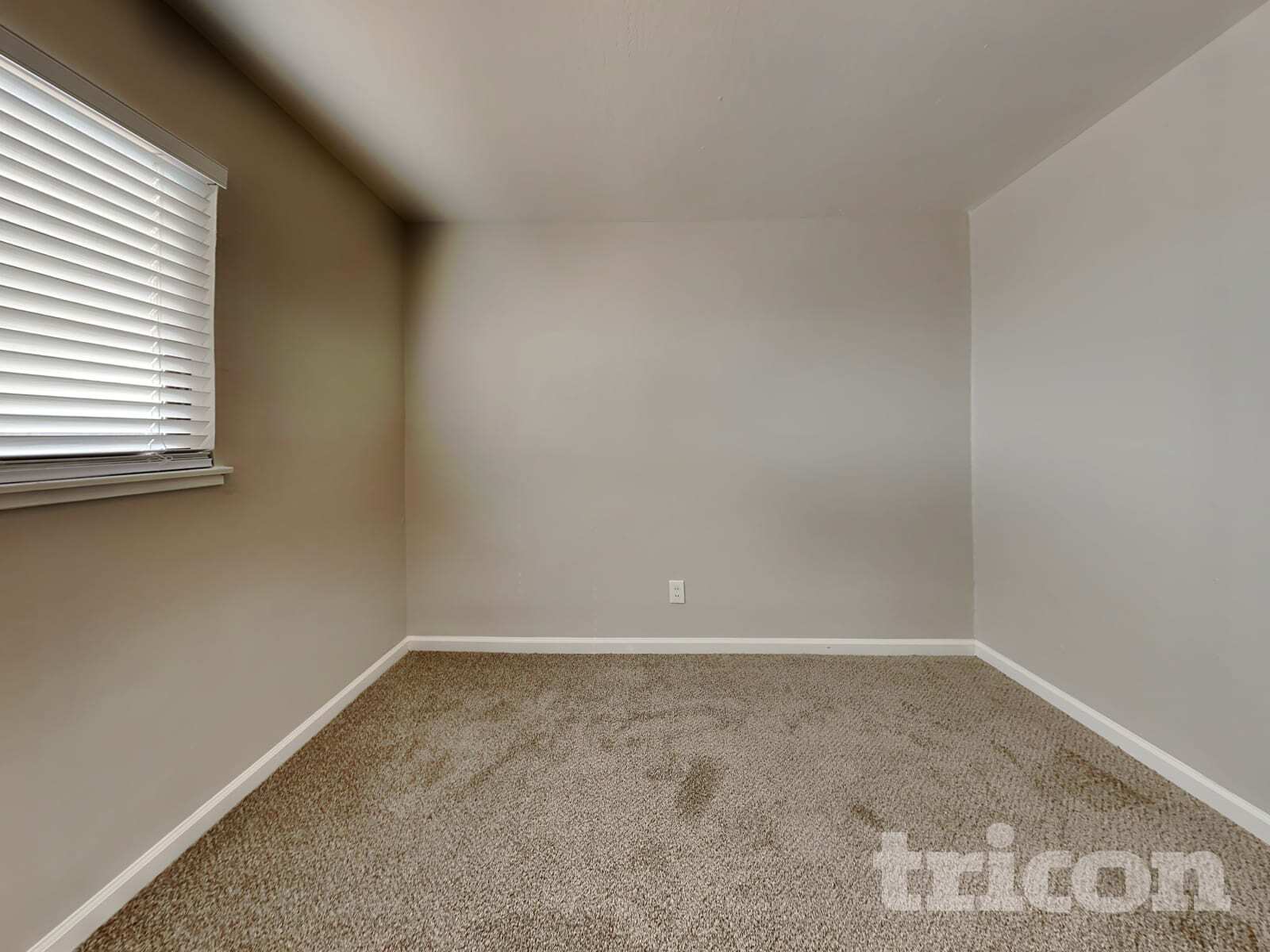 Building Photo - 1613 James St