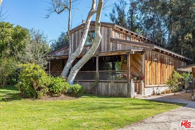 Building Photo - 6332 BUSCH Dr