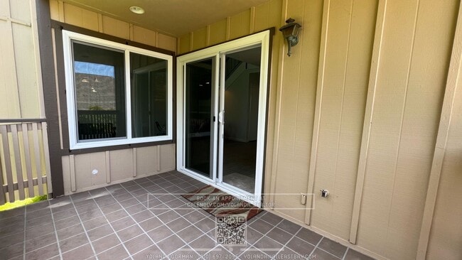 Building Photo - Beautifully 3BR Townhome with Huge Loft St...