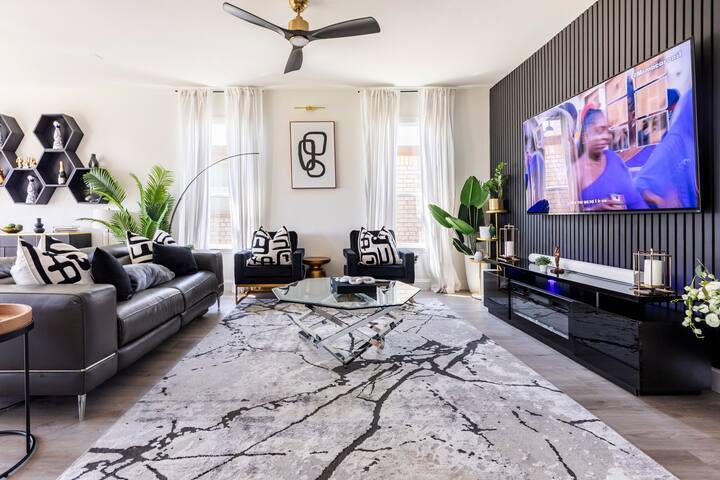 Building Photo - 528 Bronze Forest Dr