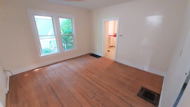 Building Photo - 410 S Aurora St