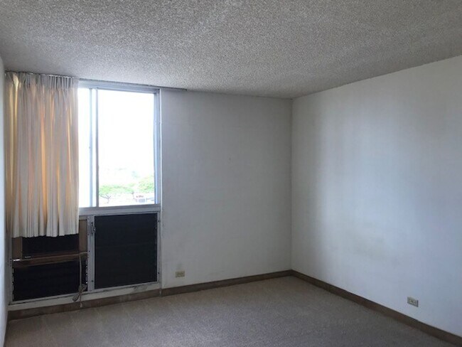 Building Photo - Pacific Manor - 1 bedroom, 1 bath. No parking - Avail 8/4/26