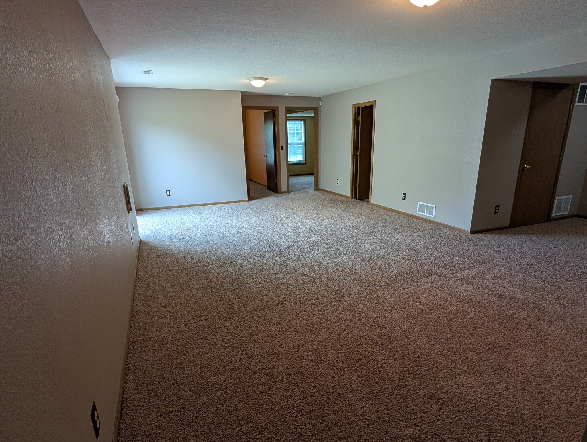 Walkout Bsmt Family Rm - 2118 SW 36th St