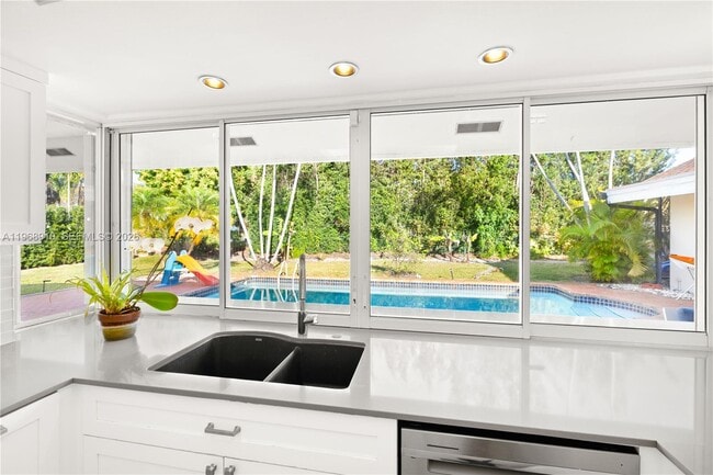 Building Photo - 17341 SW 74th Ave