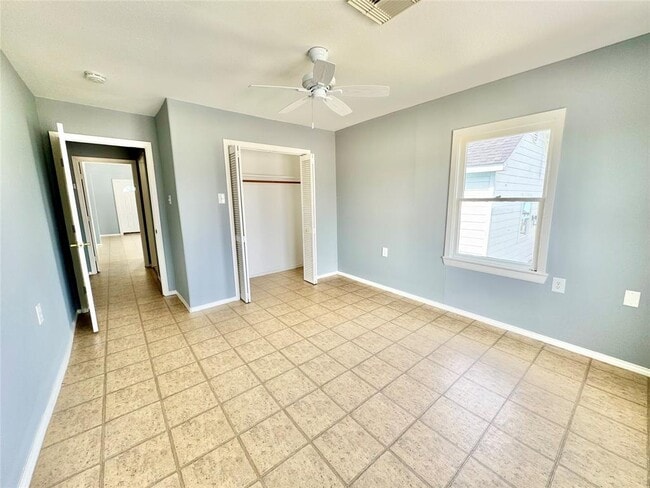 Building Photo - 6203 Heards Ln