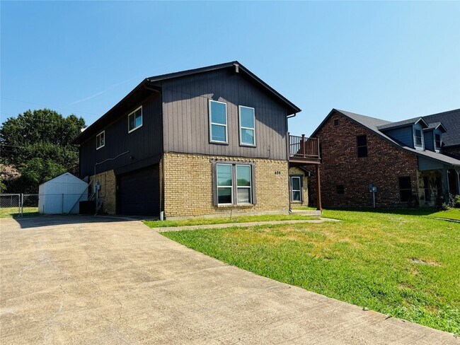 Building Photo - 405 Peninsula Dr