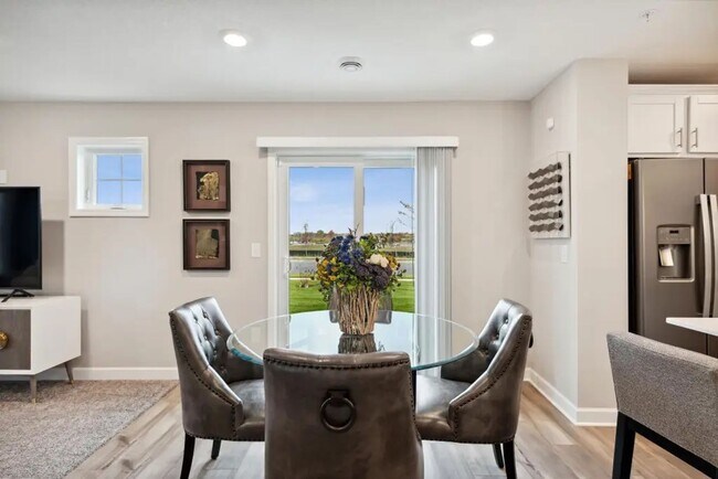 Building Photo - Awesome lennar new construction 3 bed townhouse