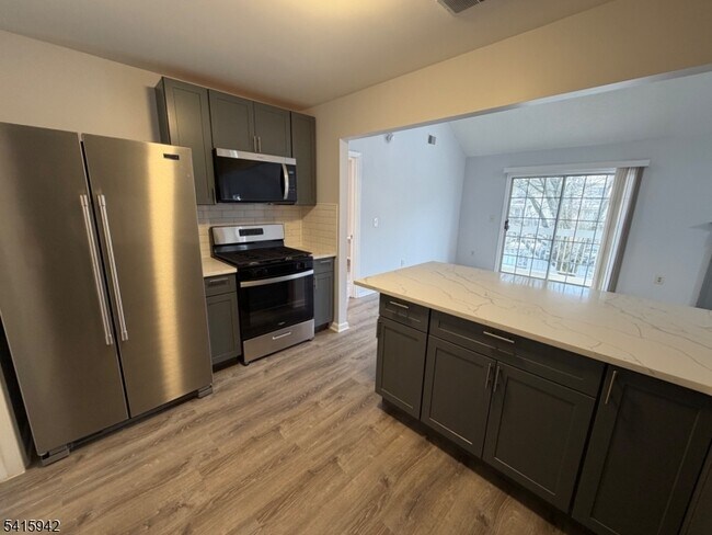 Building Photo - 6 Nashville Ct