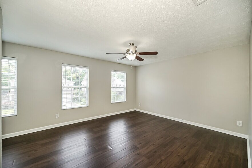 Building Photo - 227 Elderberry Way