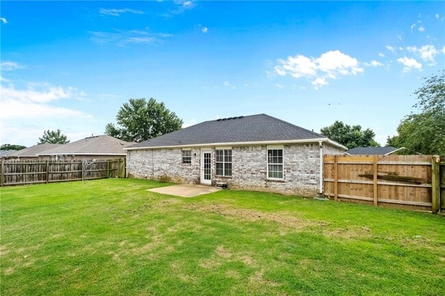 Building Photo - 730 Patty Ln