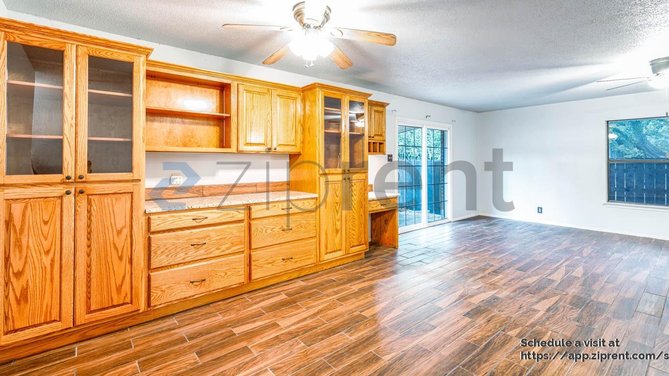 Building Photo - 9015 Jean Verte