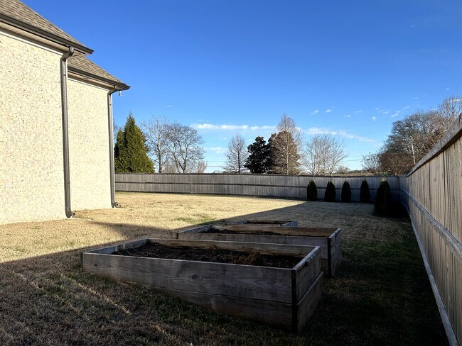 Building Photo - 1000 Alrich Ct