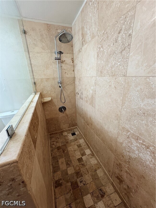 Building Photo - 2510 SE 16th Pl