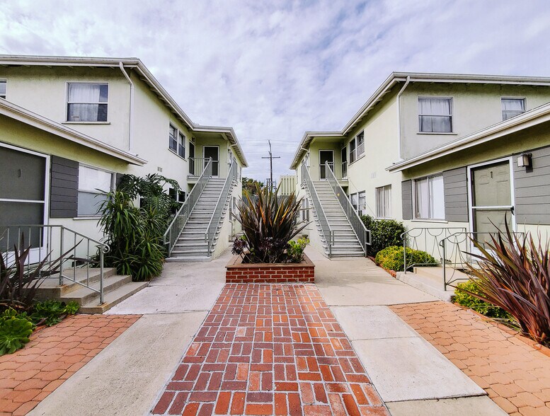Building Photo - 17905 Crenshaw Blvd