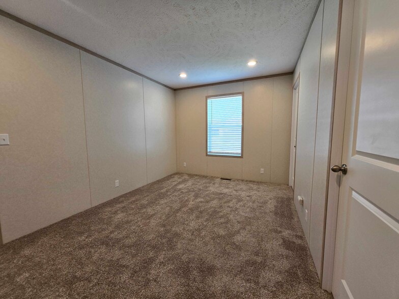 Building Photo - 52792 S Zacharias Ct