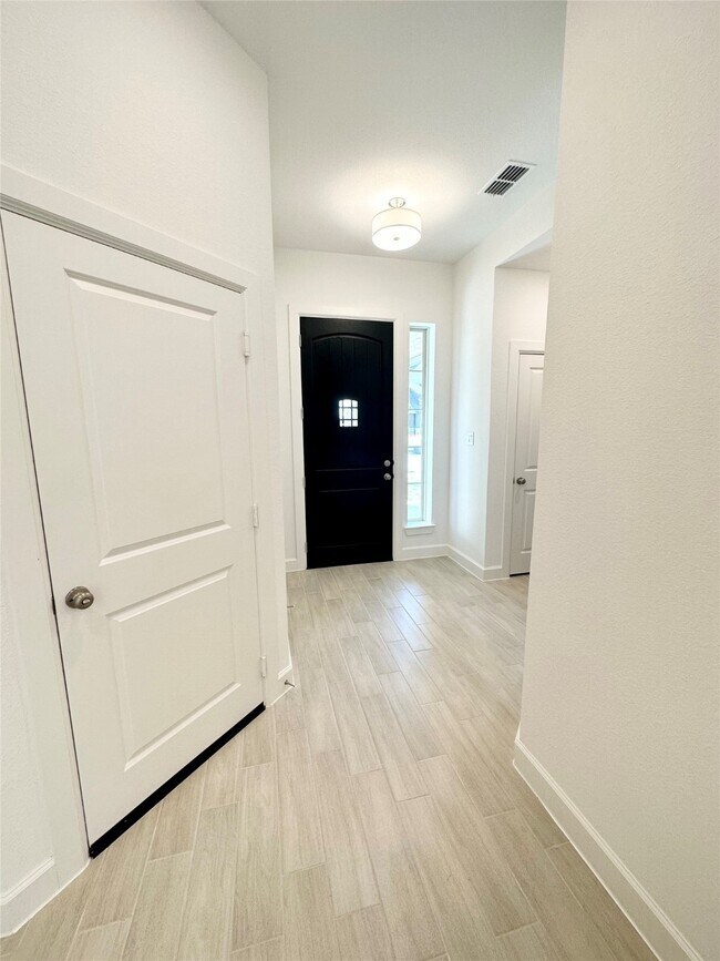Building Photo - 18419 Palmetto Vw Dr