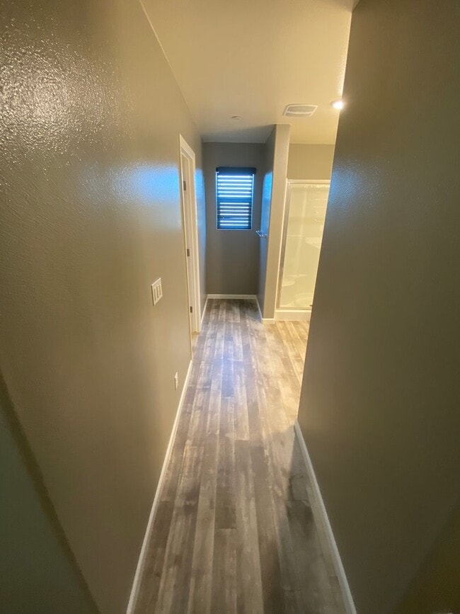 Building Photo - Beautiful home in desirable neighborhood for rent in Visalia CA