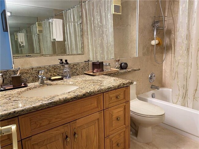 Building Photo - 1010 S Ocean Blvd