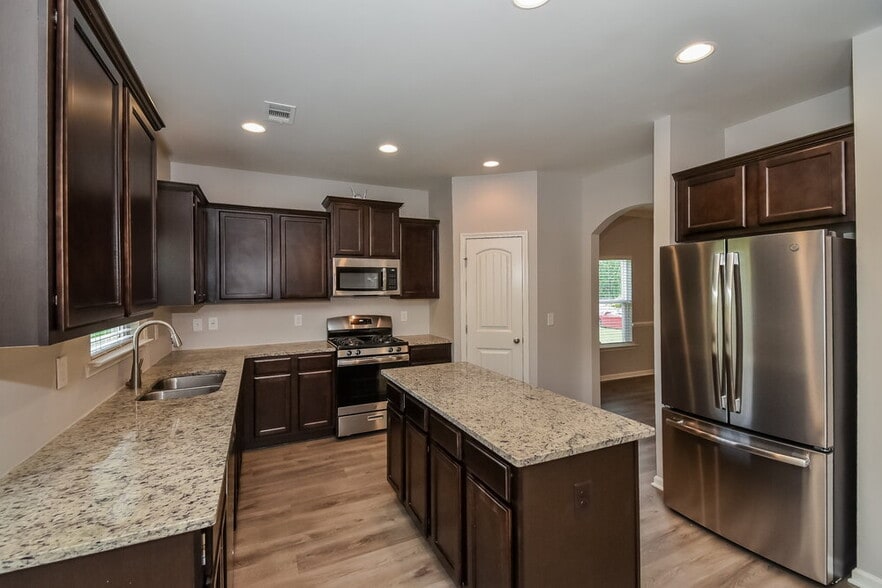 Building Photo - 30 Calm Waters Ave