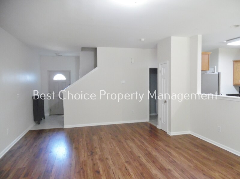 Building Photo - 133 Ledgewood Way
