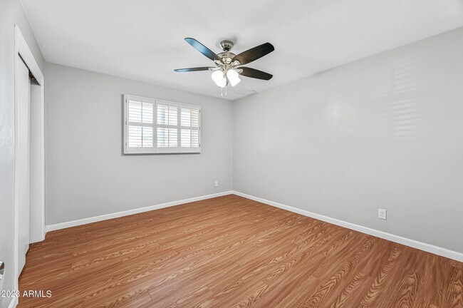 Building Photo - 1227 E Las Palmaritas Dr