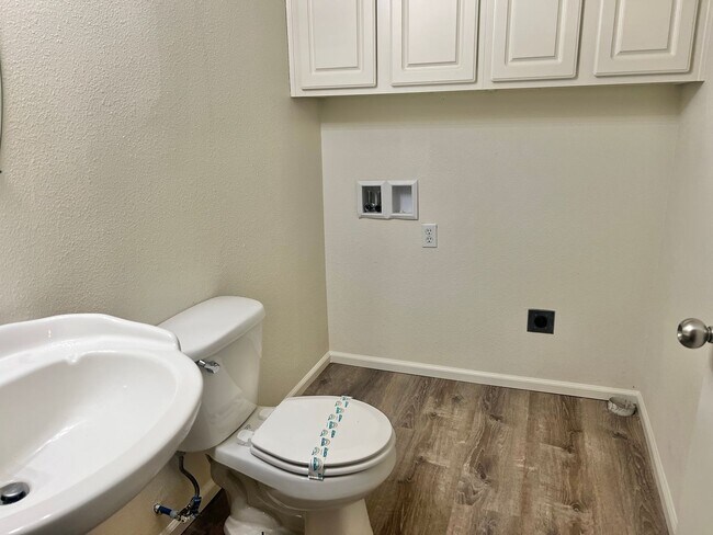 Building Photo - BARMAKSEZIAN