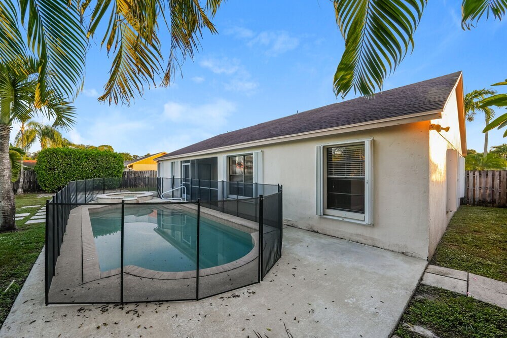 Building Photo - 1455 Thornbank Ln