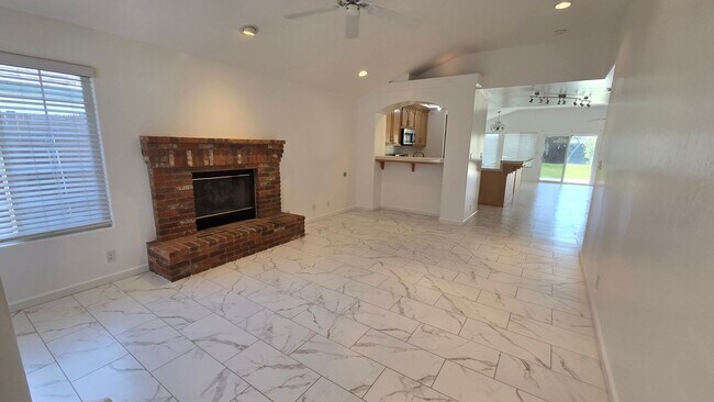 Building Photo - 10315 Cheyenne Dr