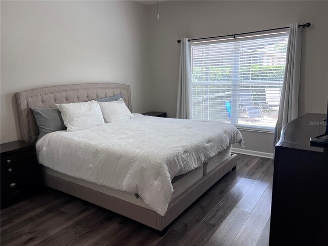 Building Photo - 8121 Fan Palm Way