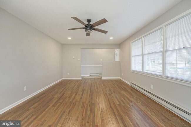 Building Photo - 123 Thies Rd