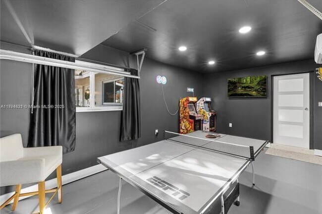 Building Photo - 1116 SE 13th Ct