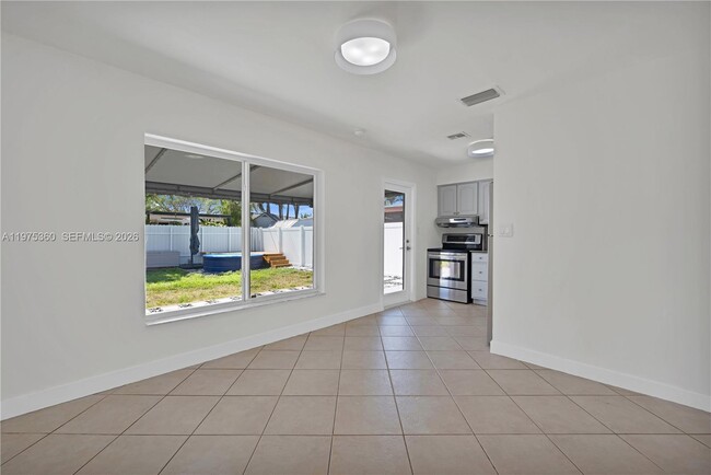 Building Photo - 380 NW 47th Ct