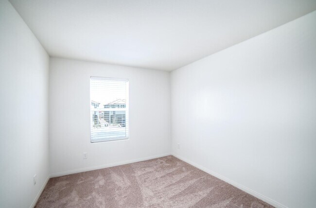 Building Photo - MOVE-IN READY! AMAZING 2023 3-BEDS 2.5 BAT...