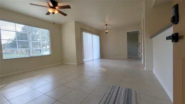 Building Photo - 4220 San Marino Blvd