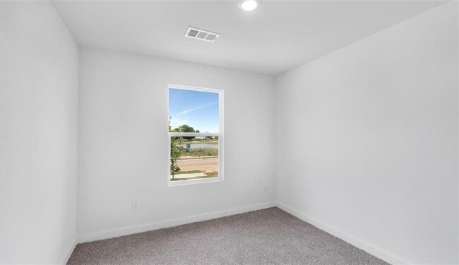 Building Photo - 200 NW Bellflower St