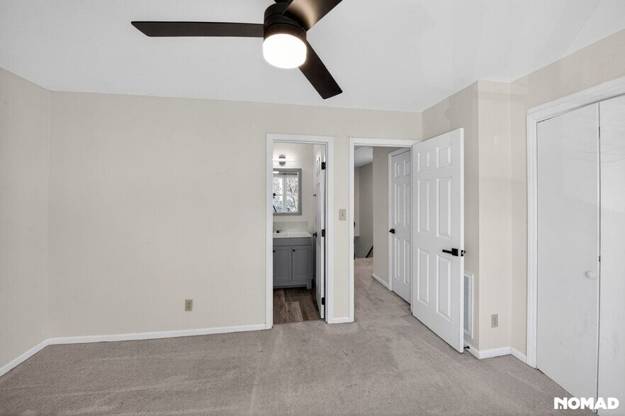 Building Photo - 533 Oak Run Dr