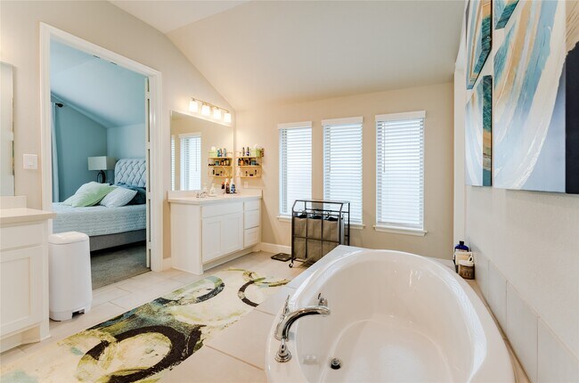 Building Photo - 20430 Avelignese Wy