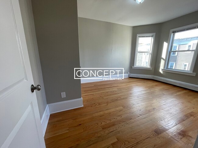 Building Photo - 16 Bird St