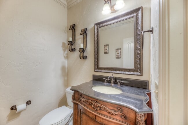 Building Photo - 11841 S Pittsburg Ave