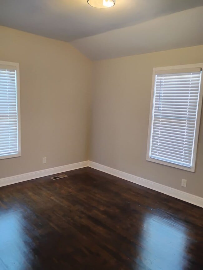 Building Photo - Spacious. Stylish. Short-Term Lease Perfection